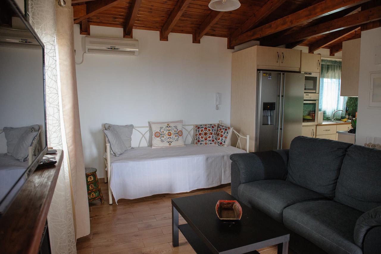Artemis Sunrise Apartment Luaran gambar